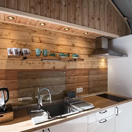 Glamp Mala Laka Jacuzzi & Sauna Luxury tent
