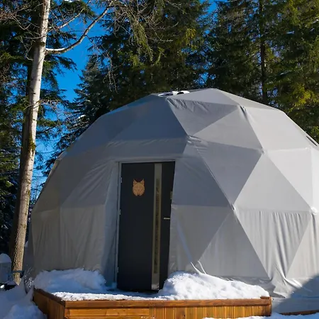 Glamp Mala Laka Jacuzzi & Sauna Luxury tent *