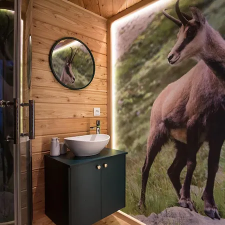 Glamp Mala Laka Jacuzzi & Sauna