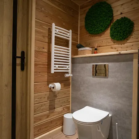 Glamp Mala Laka Jacuzzi & Sauna Luxury tent *