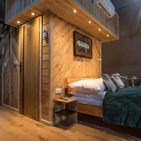 Glamp Mala Laka Jacuzzi & Sauna Luxury tent *